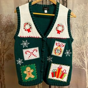 Detailed Patchwork Holiday Vest Size M